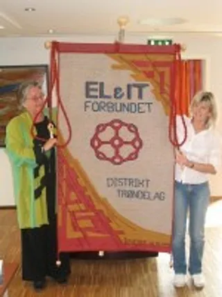 Avduking av distriktets fane
